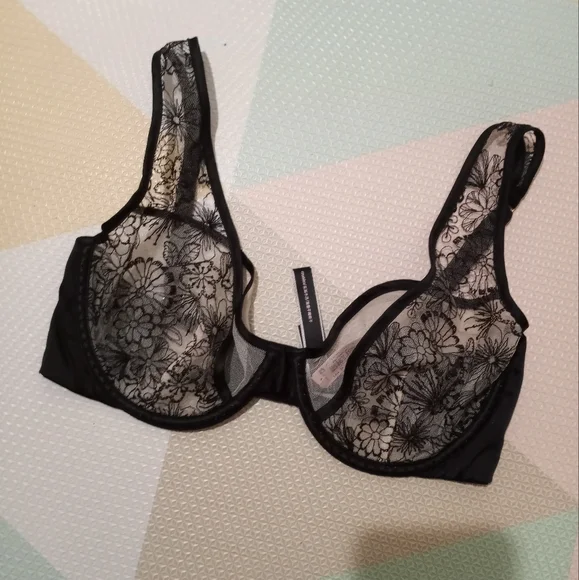 VICTORIA SECRET PLUNGE BALCONET BRA SIZE 34D - Picture 8 of 8